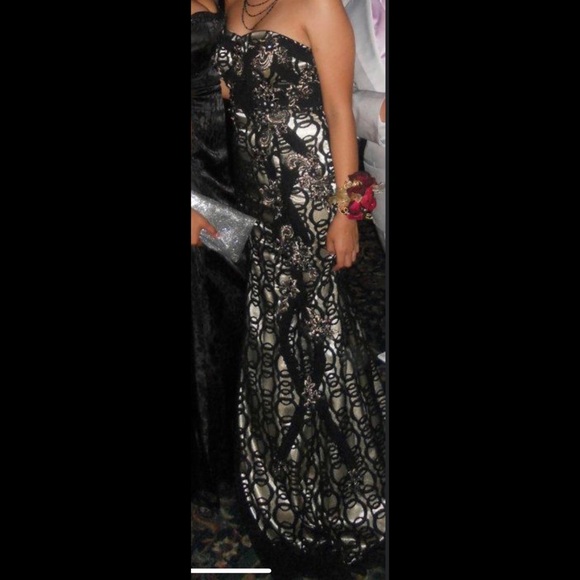 black and gold prom dress - Picture 2 of 2
